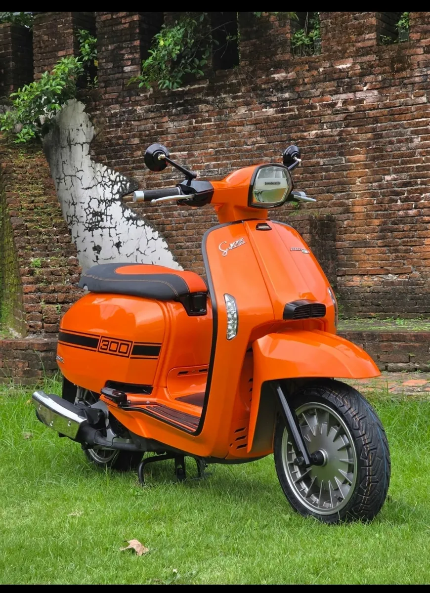 Lambretta V200 (1752) scooter